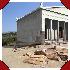 Demeter-Tempel von Gyroula (Sangri, Naxos), 6. Jh. v.Chr. Rekonstruktion nach G. Gruben und A. Ohnesorg (Antike Welt 33, 2002, 387ff.) Ã¼berblendet mit Realphoto.